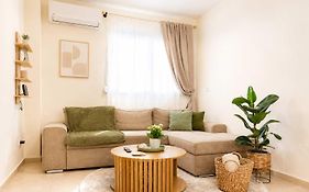 The Pine - Stylish Thessaloniki Stay & Private Parking